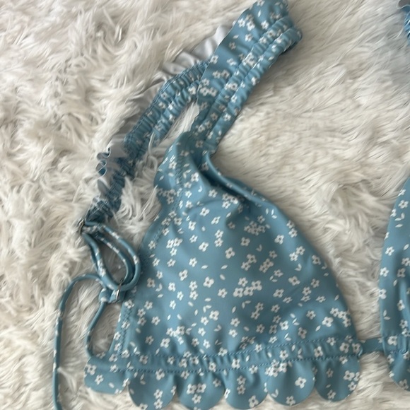 Ditsy Floral Ruffled String Bikini Top Light Blue w White Daisys Adjust - Picture 2 of 4